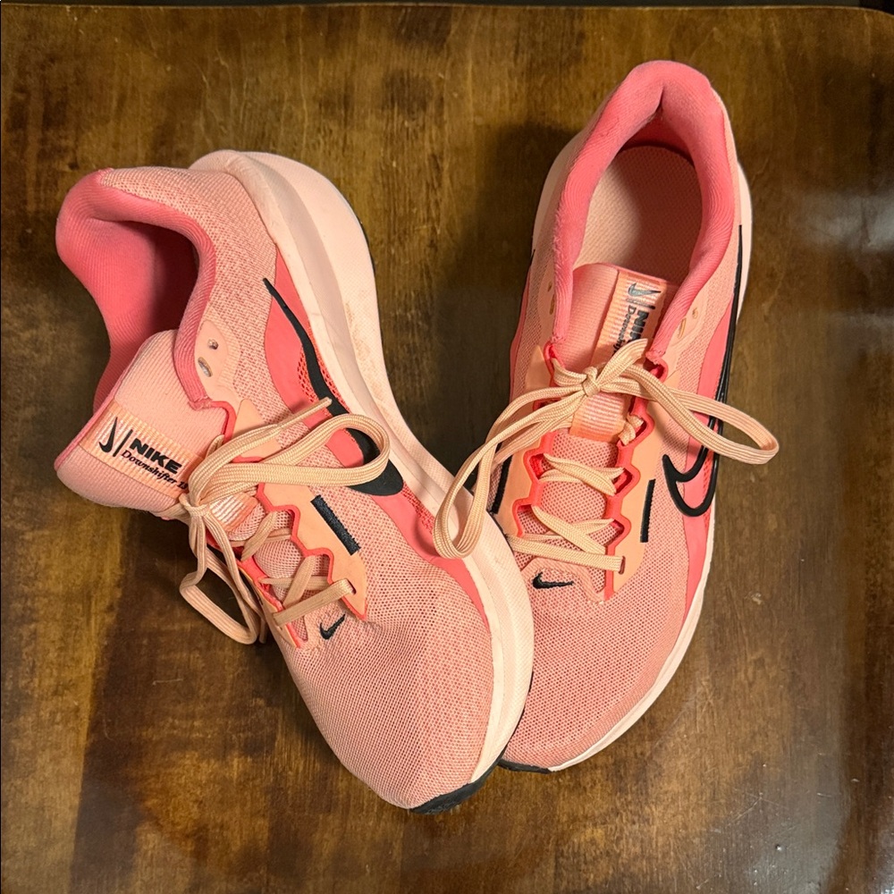 Nike Women's Coral Athletic Shoes